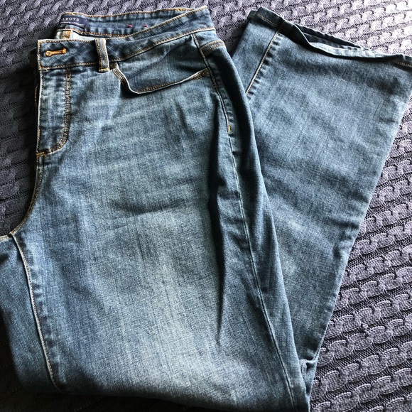 Gorgeous jeans box 3 - Picture 1 of 6